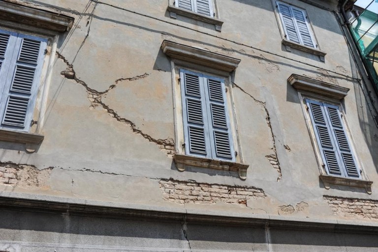 Comment réussir la rénovation de votre façade à Besançon ?